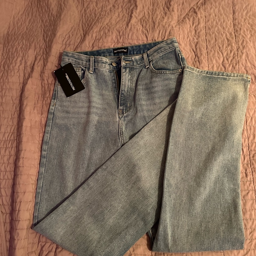 PrettyLittleThing Blue Straight-Leg Jeans High-Rise